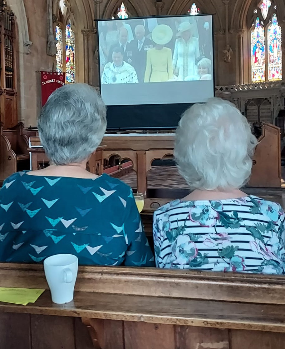 St Thomas' gathered to watch the St Paul's service